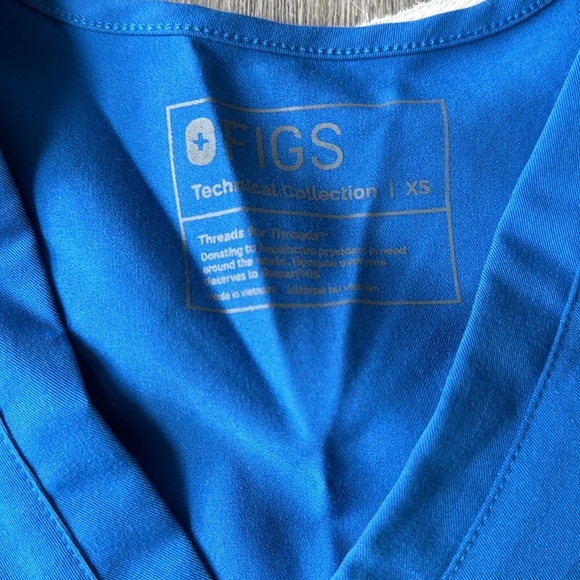 Figs (aya) scrub top - Picture 2 of 4